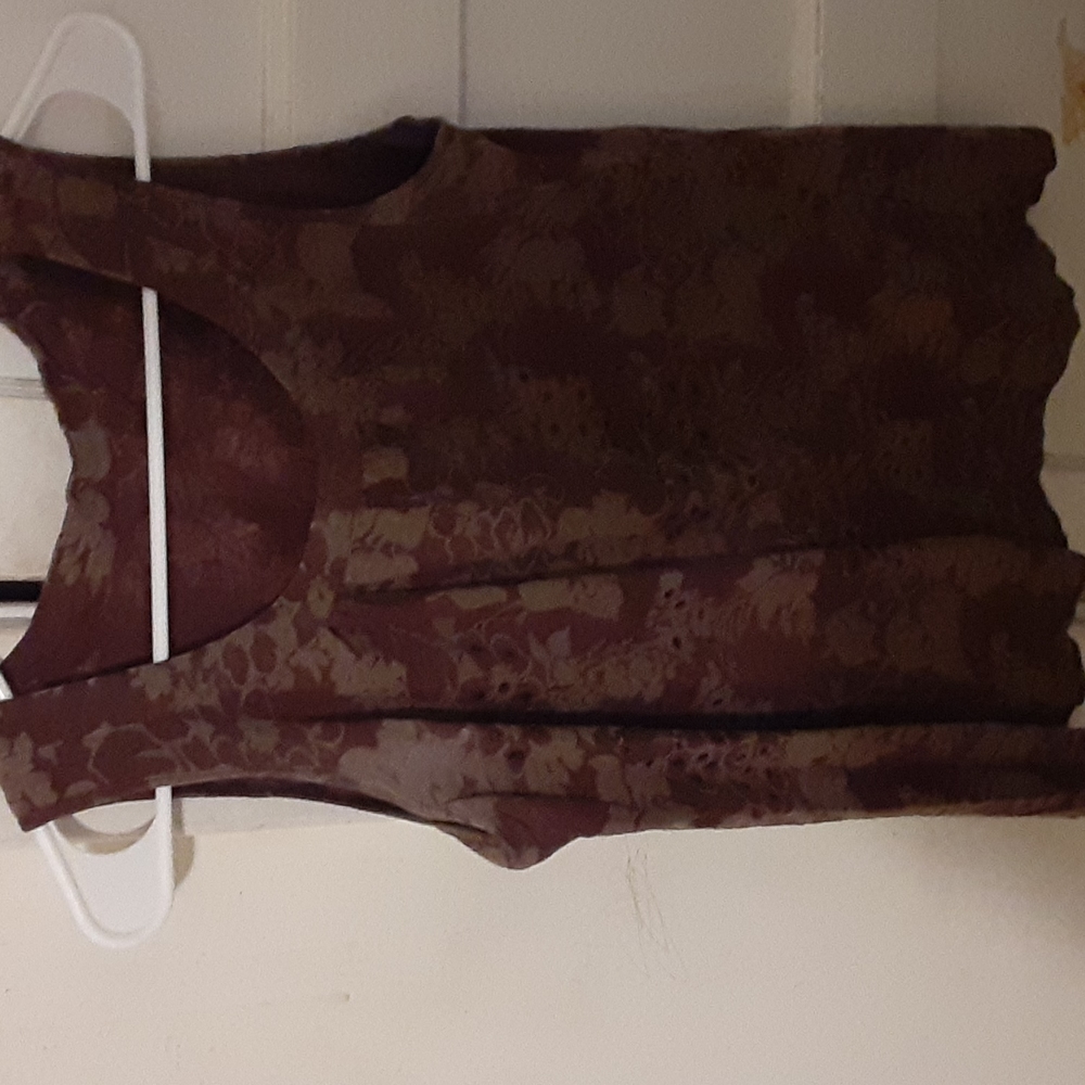 Cute tank| color brown| size M